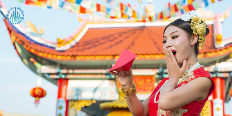 Các lễ hội địa phương và chợ đêm nhộn nhịp mang đậm bản sắc dân tộc
