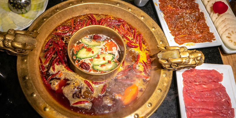 Lẩu Tứ Xuyên nổi tiếng với hương vị cay nồng đặc trưng