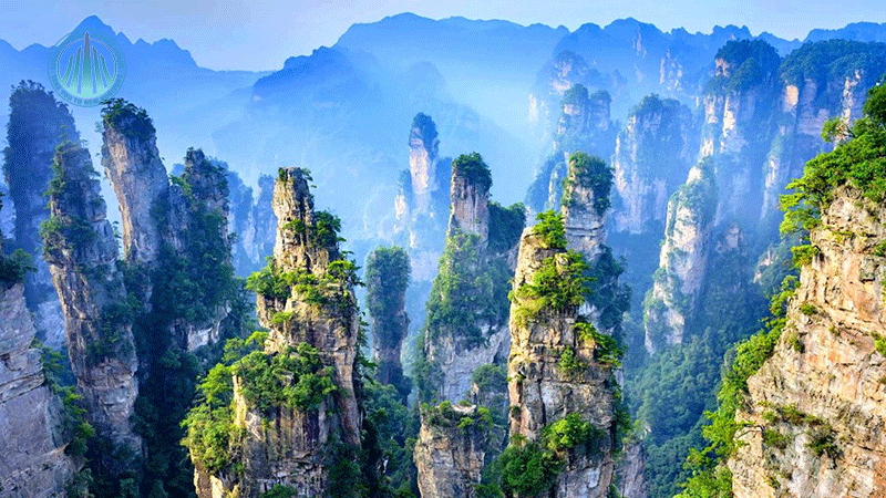 Các cột đá sa thạch ở thành phố Trương Gia Giới