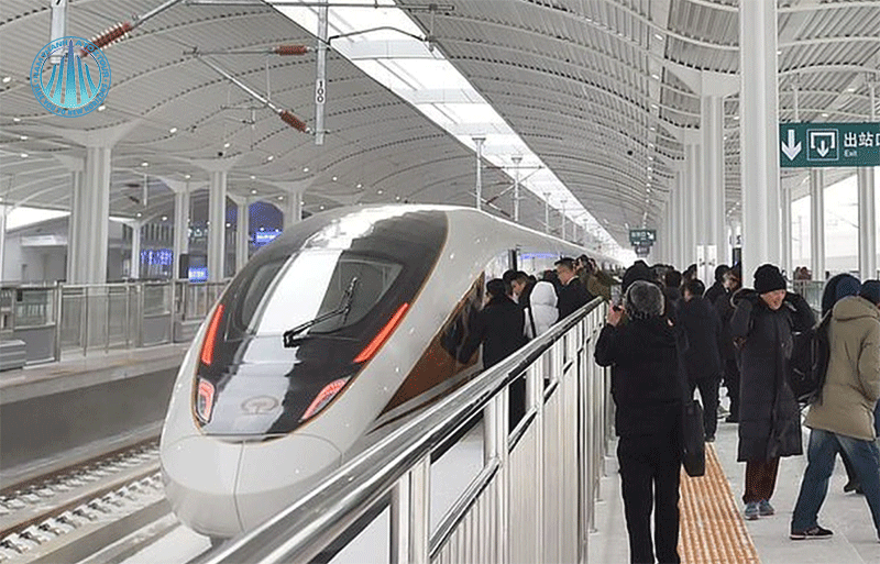Di chuyển bằng tàu cao tốc giúp du khách tiết kiệm tối đa thời gian
