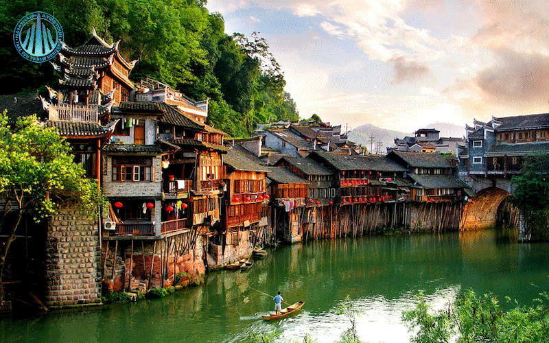 Nam Ninh cách không xa đất nước chúng ta