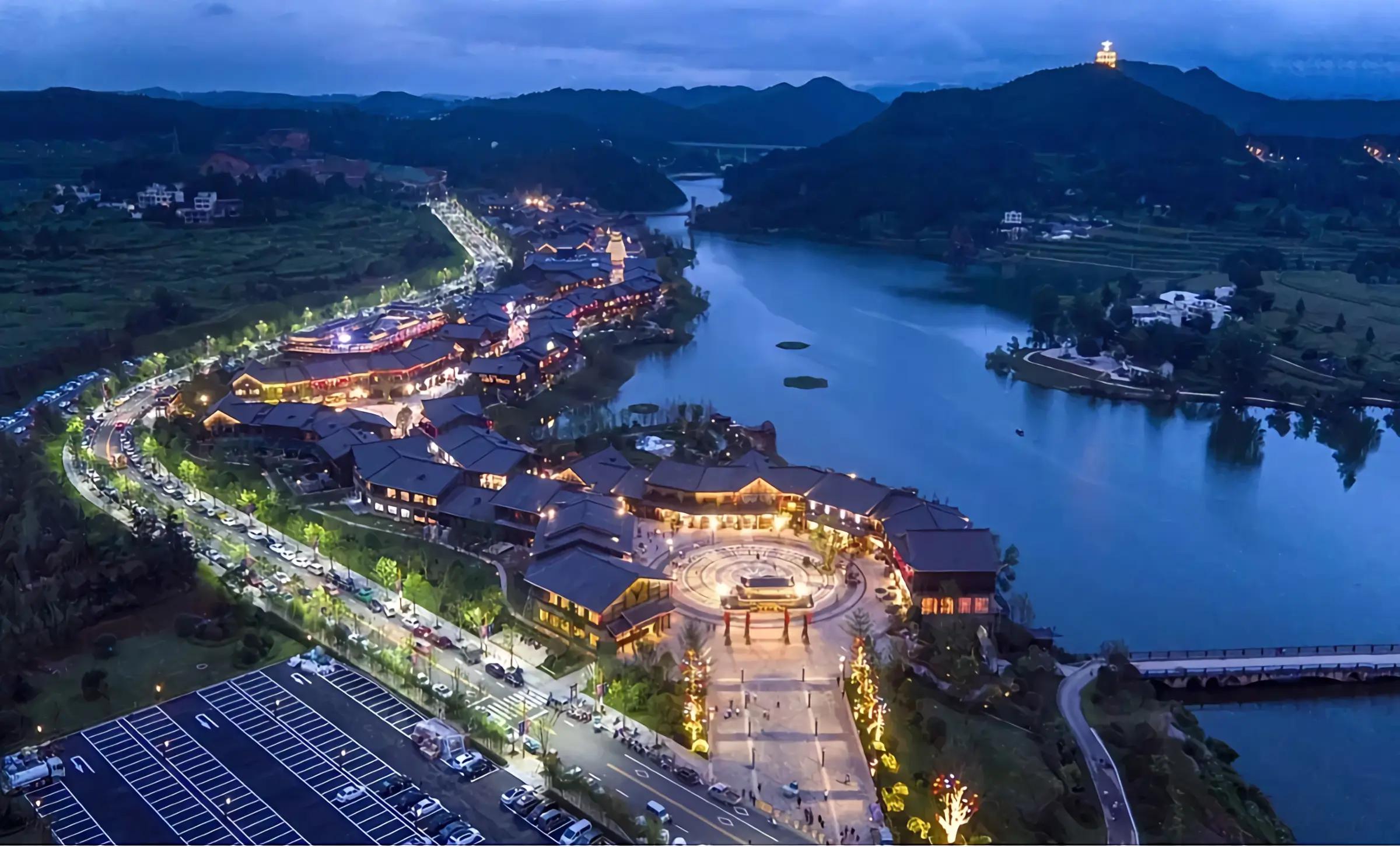 Đan Trại Vạn Đạt ATOZ TOUR