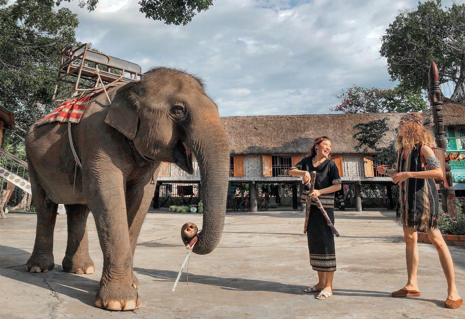 Khu du lịch Buôn Đôn atoz tour