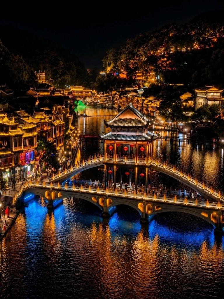 Ân Thi- Trương Gia Giới- Phượng Hoàng Cổ trấn.2-atoz-tour