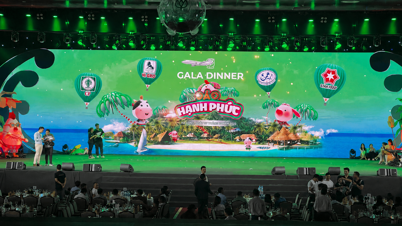 Không gian tiệc