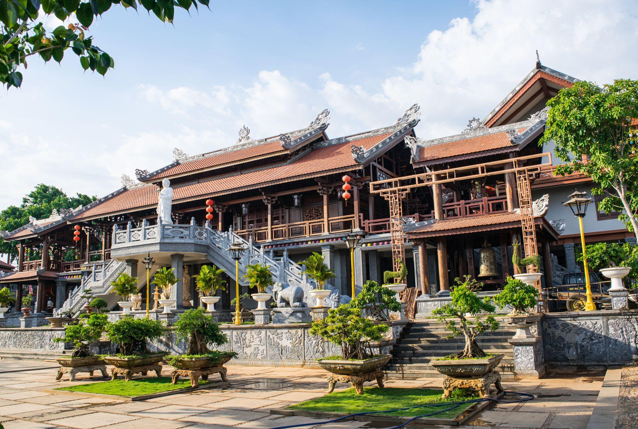 Chùa Sắc Tứ Khải Đoan atoz tour