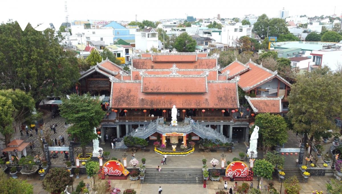 Chùa Sắc Tứ Khải Đoan atoz tour